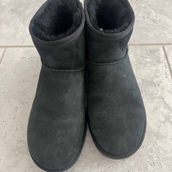 Black UGG boots in size 11 - Picture 4 of 5